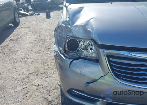 2016 Chrysler Town & Country Touring z USA, uszkodzony, nr VIN 2C4RC1BG9GR229002